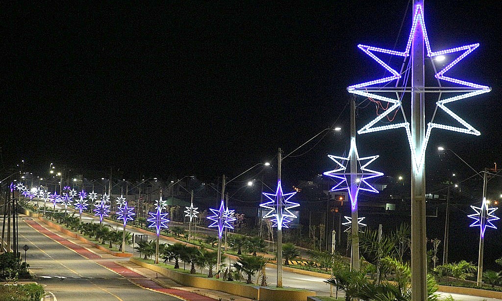 Prefeitura de São Desidério investe em decoração natalina e deixa avenidas,  ruas e praças com um brilho especial - Prefeitura Municipal de São  DesidérioPrefeitura Municipal de São Desidério